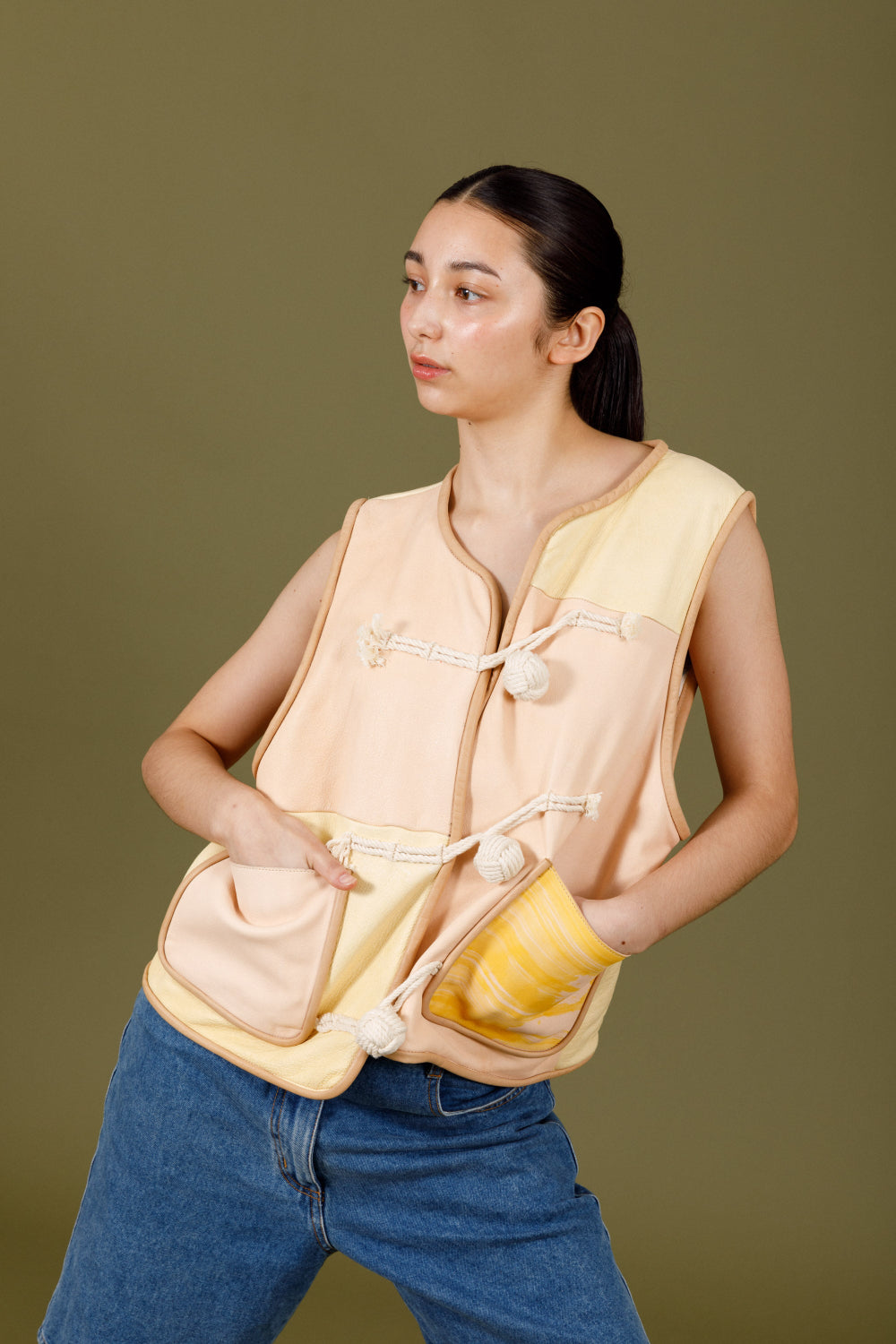 BIG BUTTON LEATHER VEST + Cotton Balls / LEATHER + Powder Deer