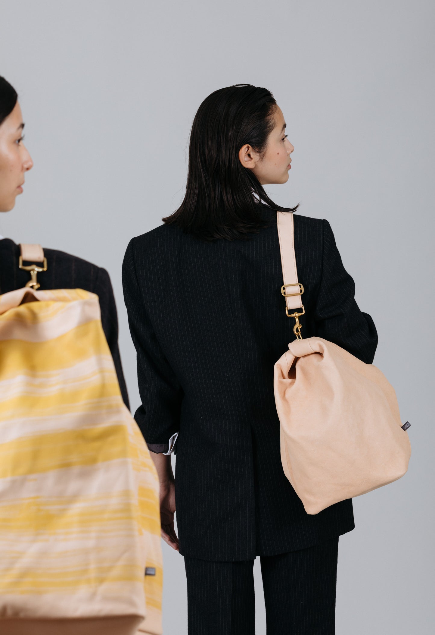 SAILING M BAG + Leather Sailing Bag + Powder Beige