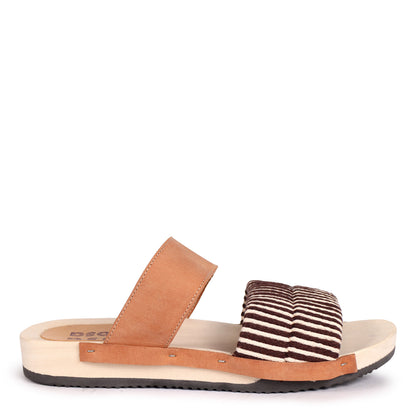 LANG KNOT + Leather Flat Clogs + Brown Natural