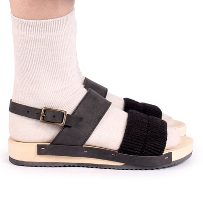 LANG KNOT STRAP + Leather Flat Clogs + All Black