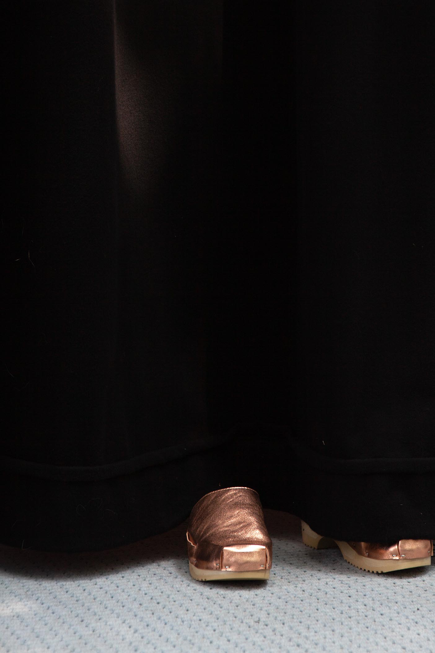 DONAU STRAP Metallic+ Leather Strap Clogs + Copper
